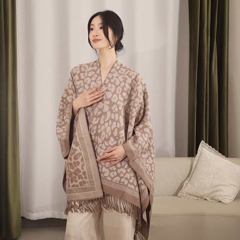 Women's Elegant Jacquard Poncho with Leopard Jacquard and Fringes Mune Fashion