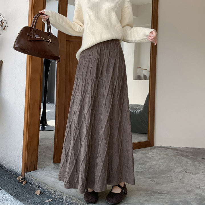 Ladies maxi skirt with sophisticated diamond pattern Mune Fashion