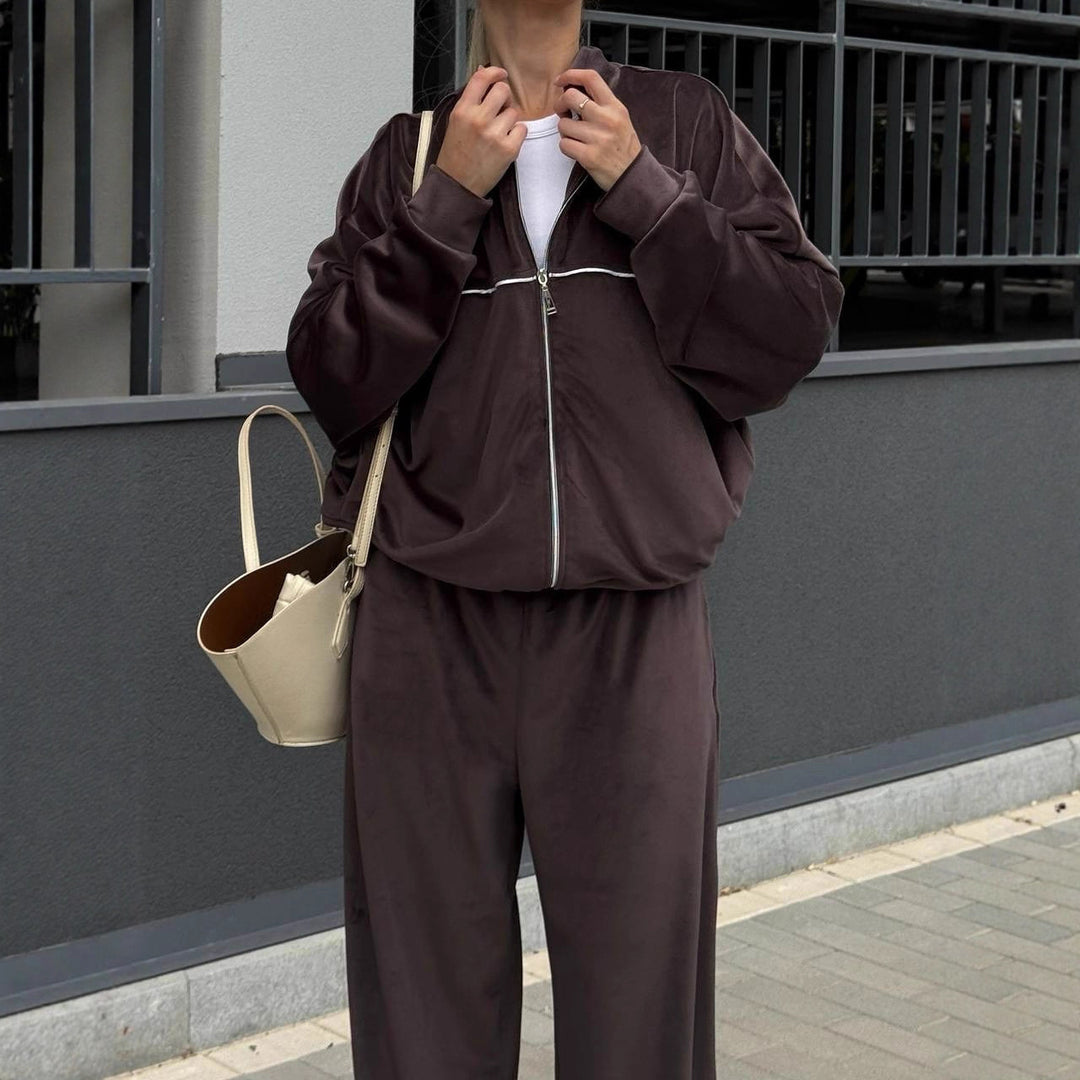 Women's Relaxed Fleece Set with half-length zip jacket and extra wide high-waist jogging pants Mune Fashion