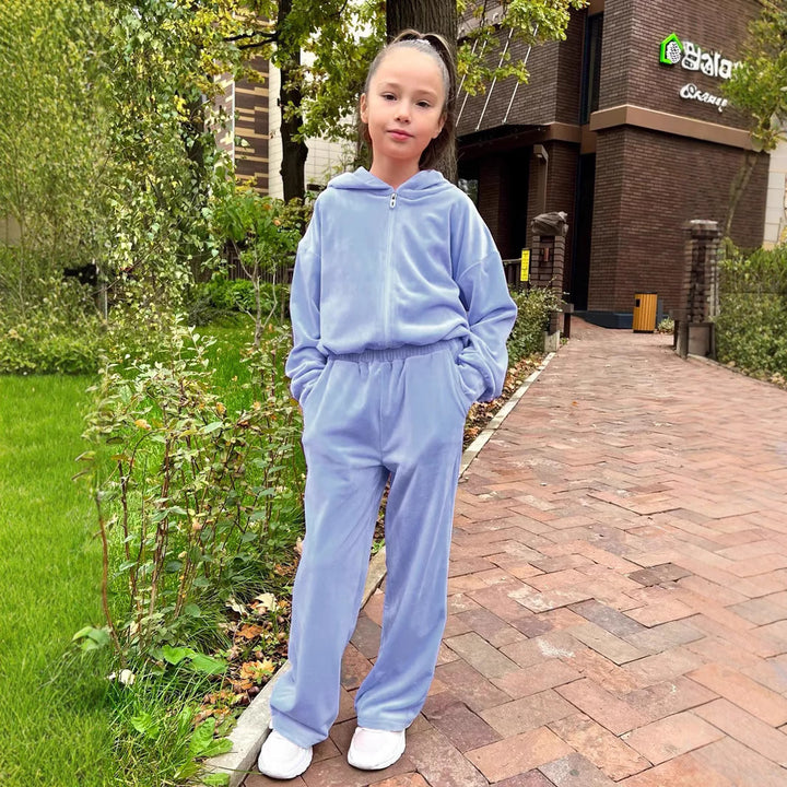 Women's velvety hooded tracksuit with full zip, elastic drawstring waistband, and straight leg Mune Fashion