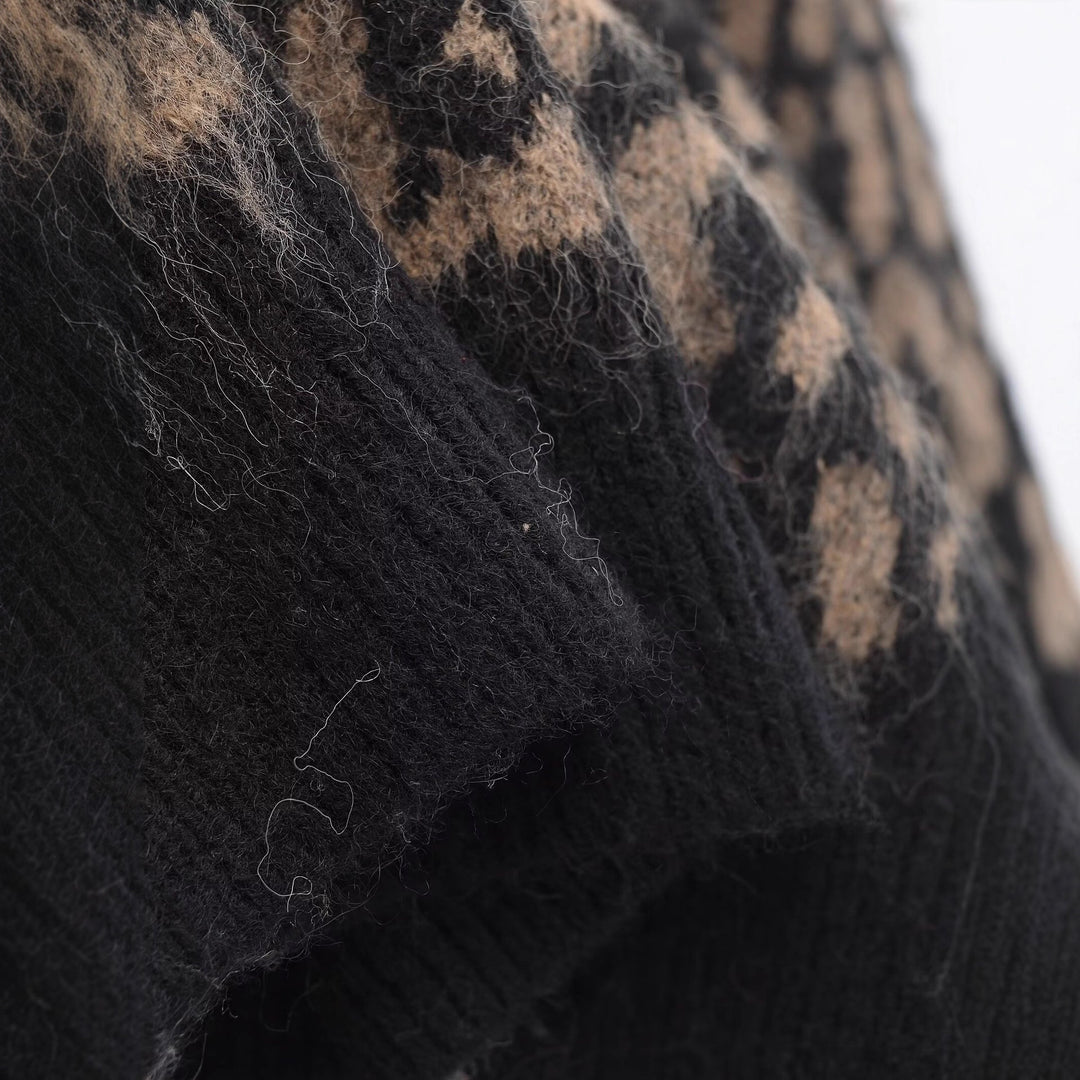 Women's chunky knit pullover with leopard jacquard, soft fleece and round neck Mune Fashion