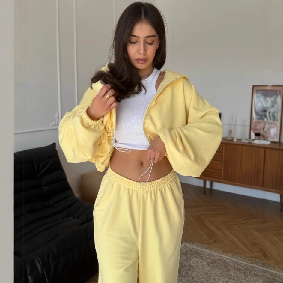 Women's short hoodie lounge set with oversized sleeves and wide jogger pants cut Mune Fashion