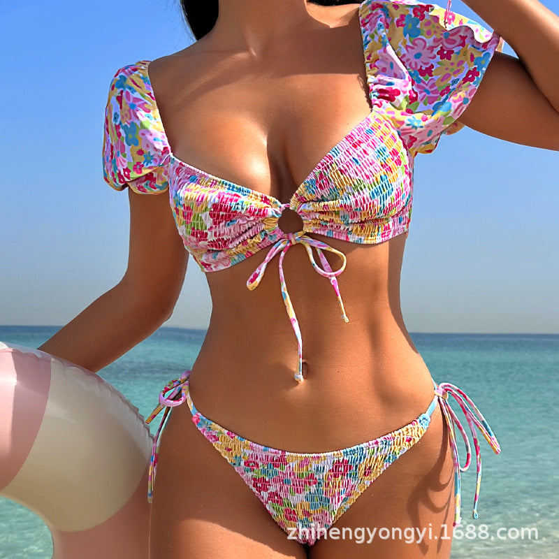 Women's bikini costume with ruffled sleeves and stylish cut-out Mune Fashion