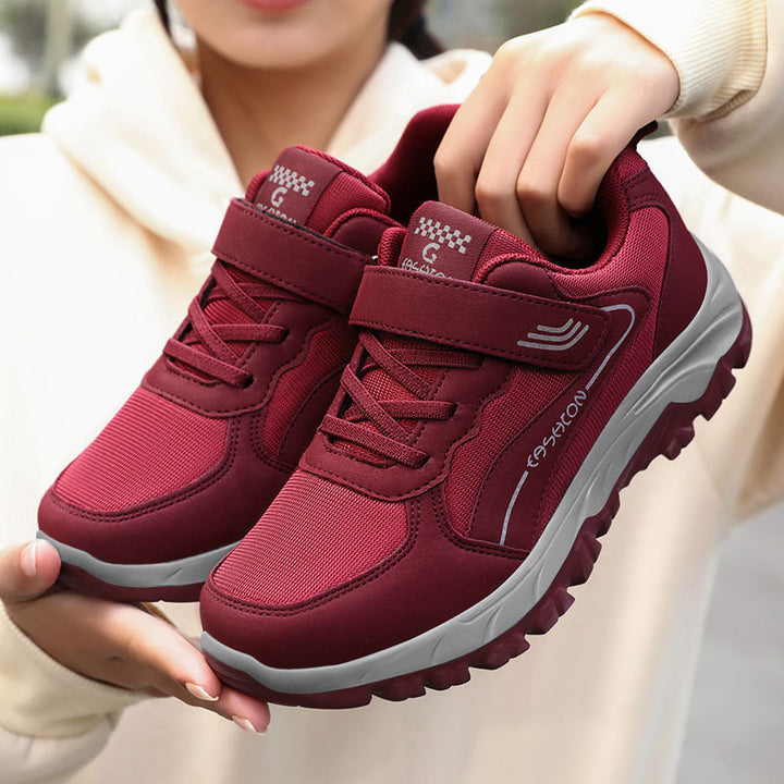 Ladies nan robust Trailwalking sneaker with Velcro closure, padded heel support and shock-absorbing profile sole Mune Fashion
