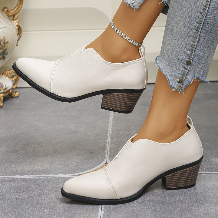 Women Short Shaft Ankle Boots with Low Block Heel and Pointed Toe Mune Fashion