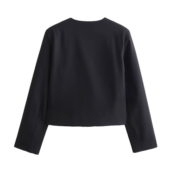 Women’s short blazer in boxy cut with decorative decorative buttons and patch pockets Mune Fashion