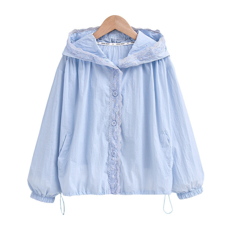 Women's lightweight hooded jacket with lace detail, elastic hem and side pockets Mune Fashion