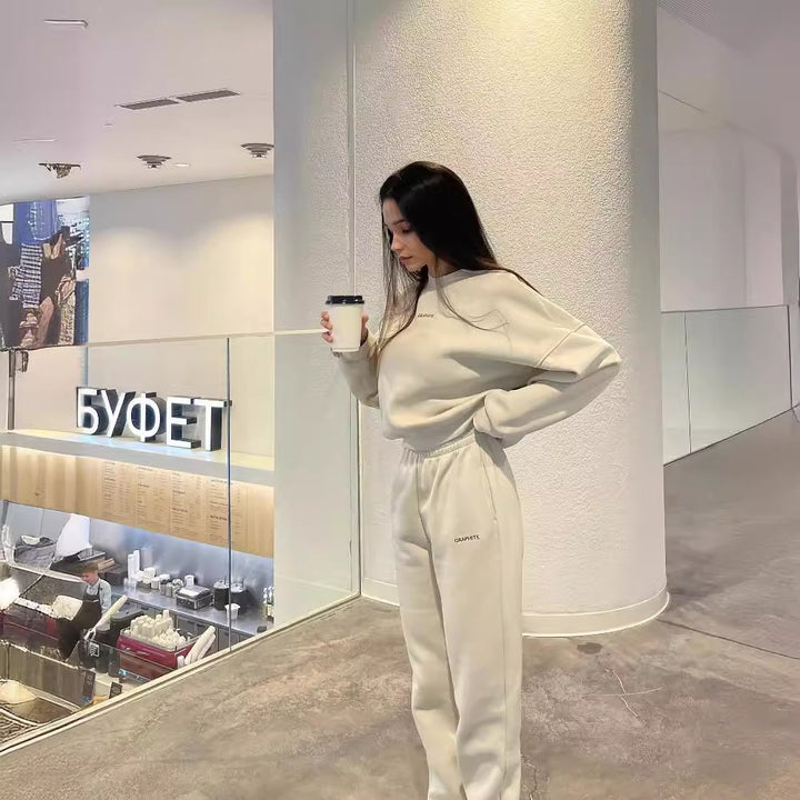Women's Oversized Short Cut Sweatshirt with High Waist Fleece Jogging Pants Set Mune Fashion