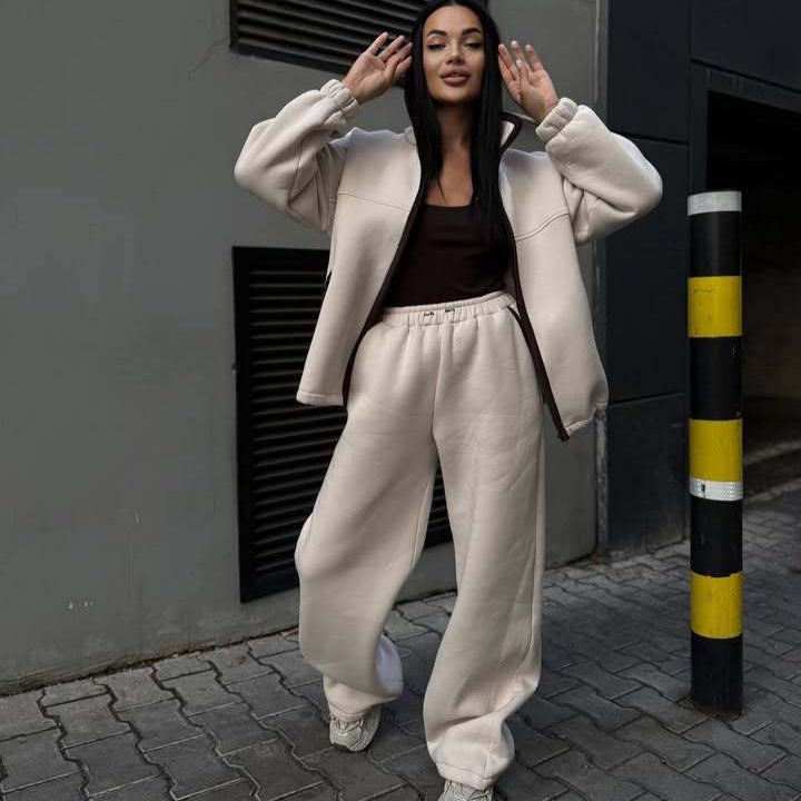 Women's Two-Piece Teddy Fleece Lounge Set with Stand-Up Collar and Wide Jogger Legs Mune Fashion