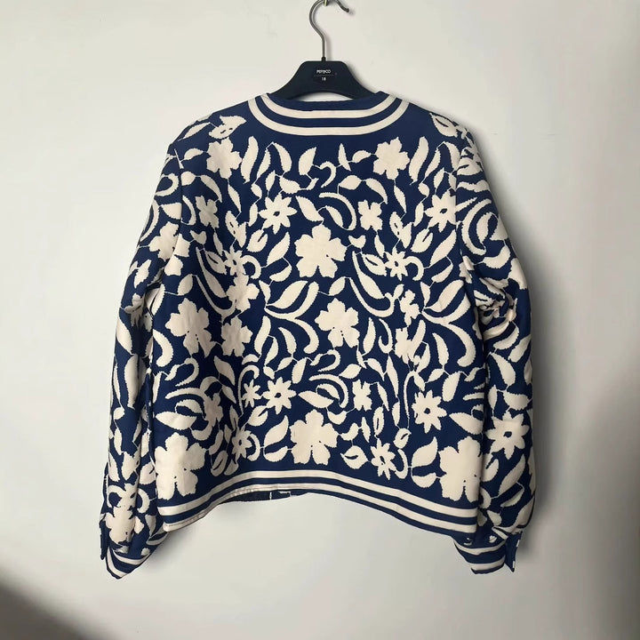Women's non-quilted short jacket in ornamental bandana print with round neckline and decorative piping Mune Fashion