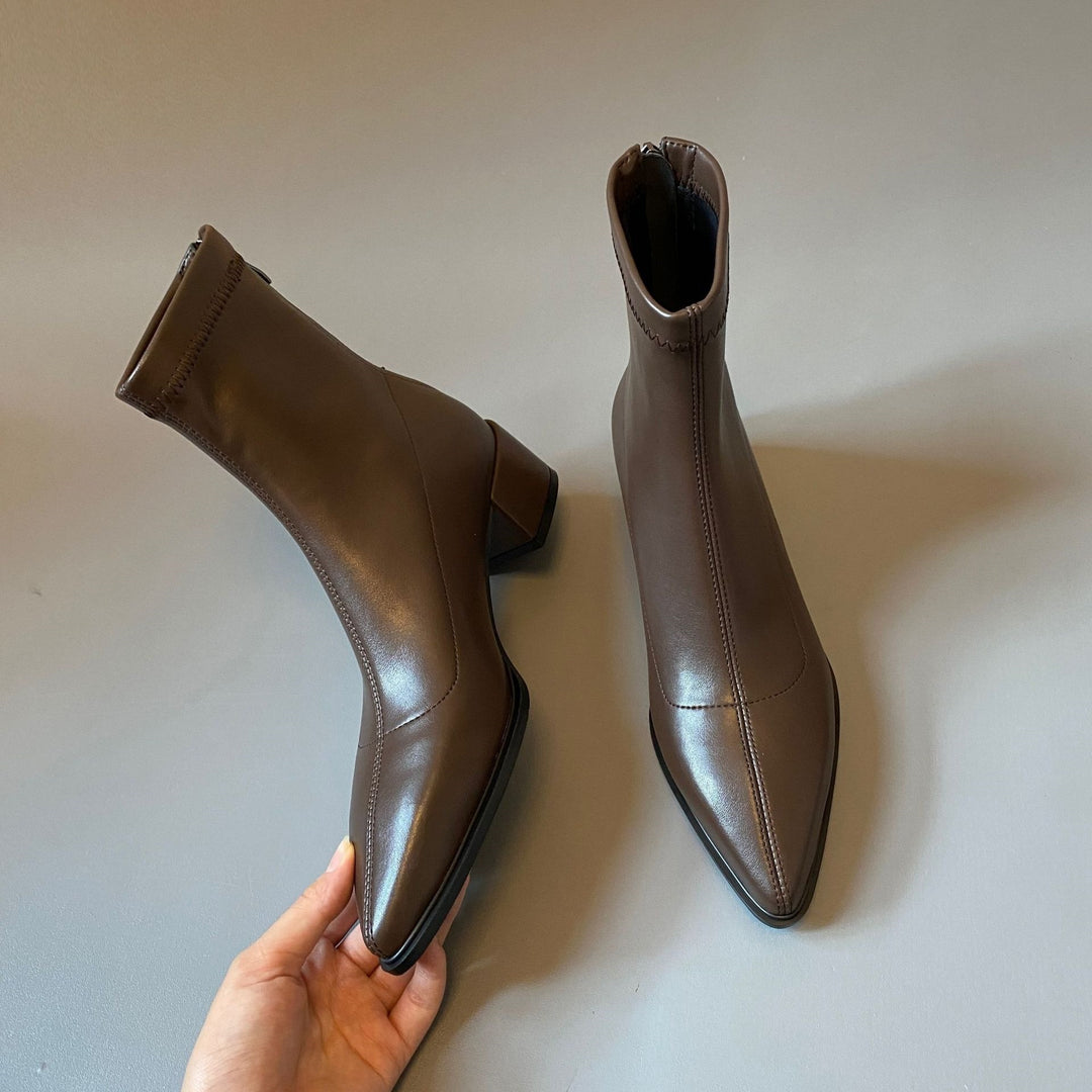 Women ankle-high leather ankle boots with pointed toe shape and sculpted block heel Mune Fashion