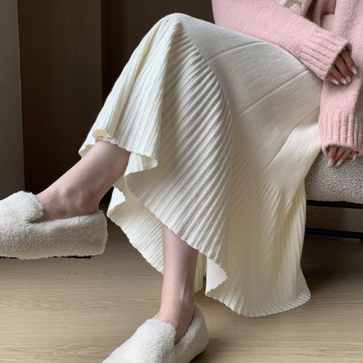 Women's Long, Pleated Skirt Mune Fashion
