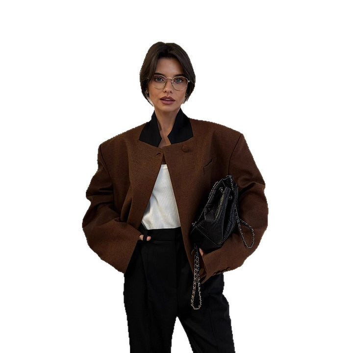 Women's Boxy Cropped Wool Jacket with Boxy Shoulder, Contrasting Lapel Collar and Hidden Button Placket Mune Fashion