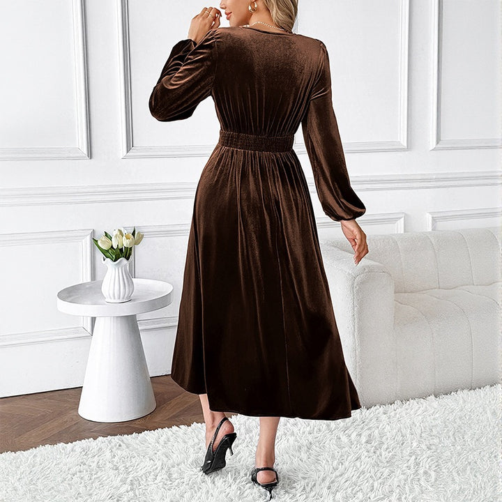 Ladies Elegant Velvet Dress with V-Neck, Lace Trim and Tailored Midi Length Mune Fashion