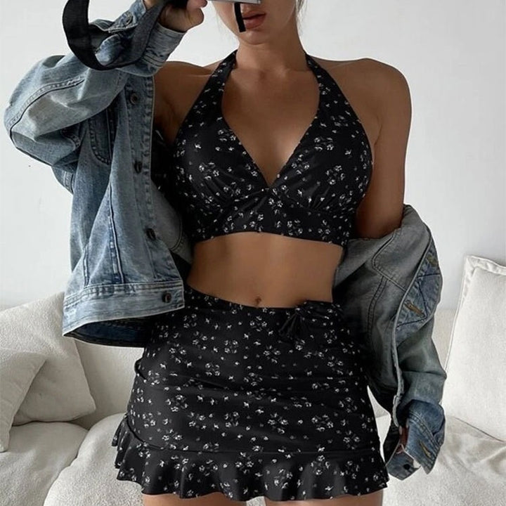 Women's bikini set with playful skirt design Mune Fashion