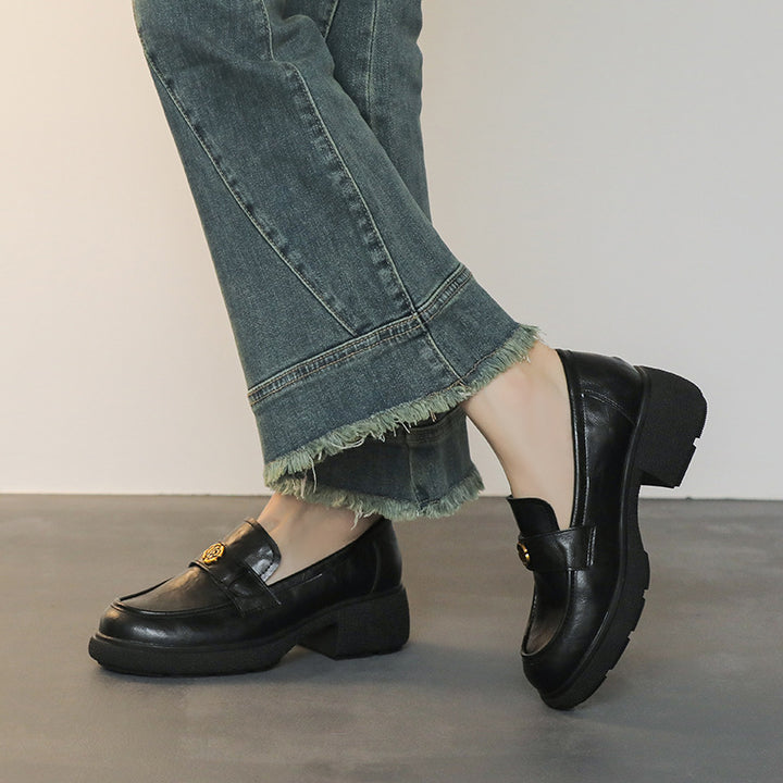 Women's chunky loafers made of smooth leather with emblem appliqué and profiled block sole Mune Fashion