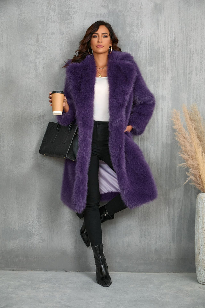 Women's Luxurious Faux Fur Coat with Elegant Cut Mune