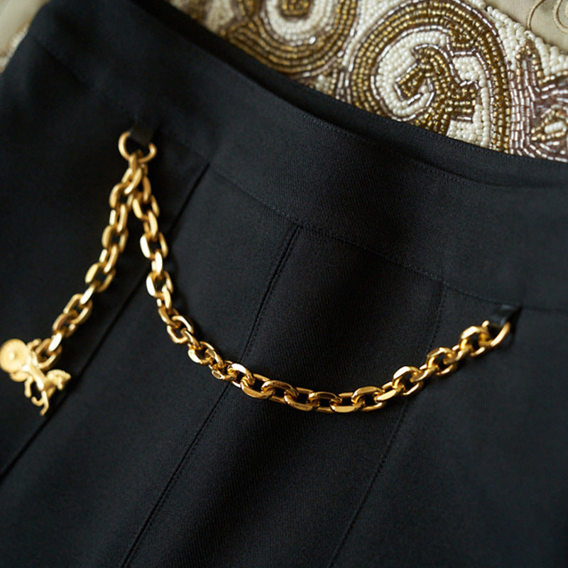 Ladies Elegant Pleated Skirt with Chain Mune Fashion