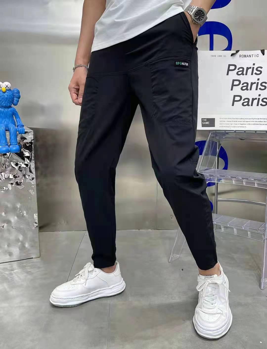 Men's sporty cargo jogger pants with elastic waistband, drawstring, and tapered leg hem Mune Fashion