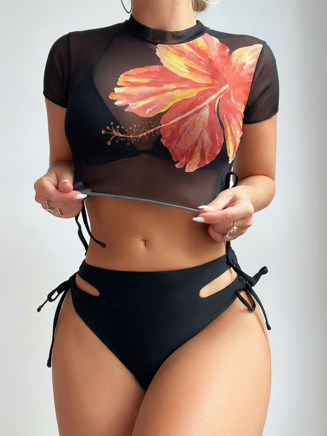 Women's bikini set with asymmetrical top and floral design Mune Fashion