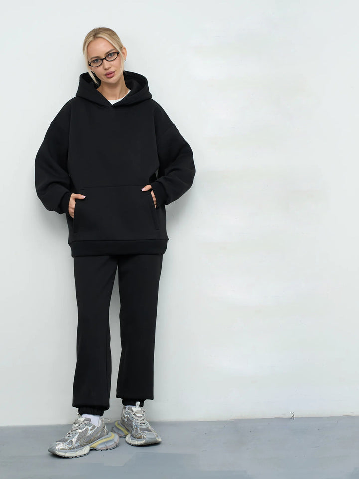 Women's oversized hoodie with kangaroo pocket and soft French terry Mune Fashion