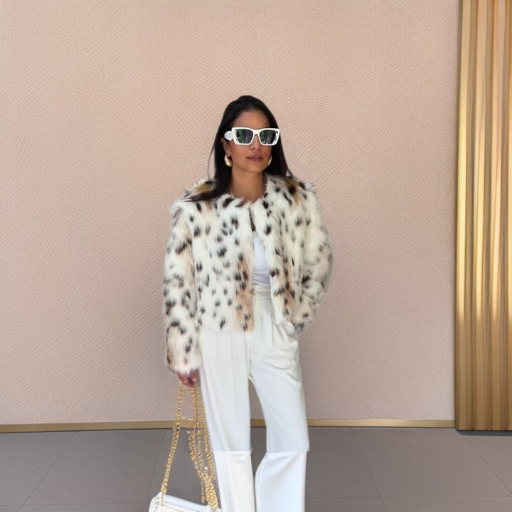 Ladies short fur jacket made of faux fur with leopard print and boxy silhouette Mune Fashion