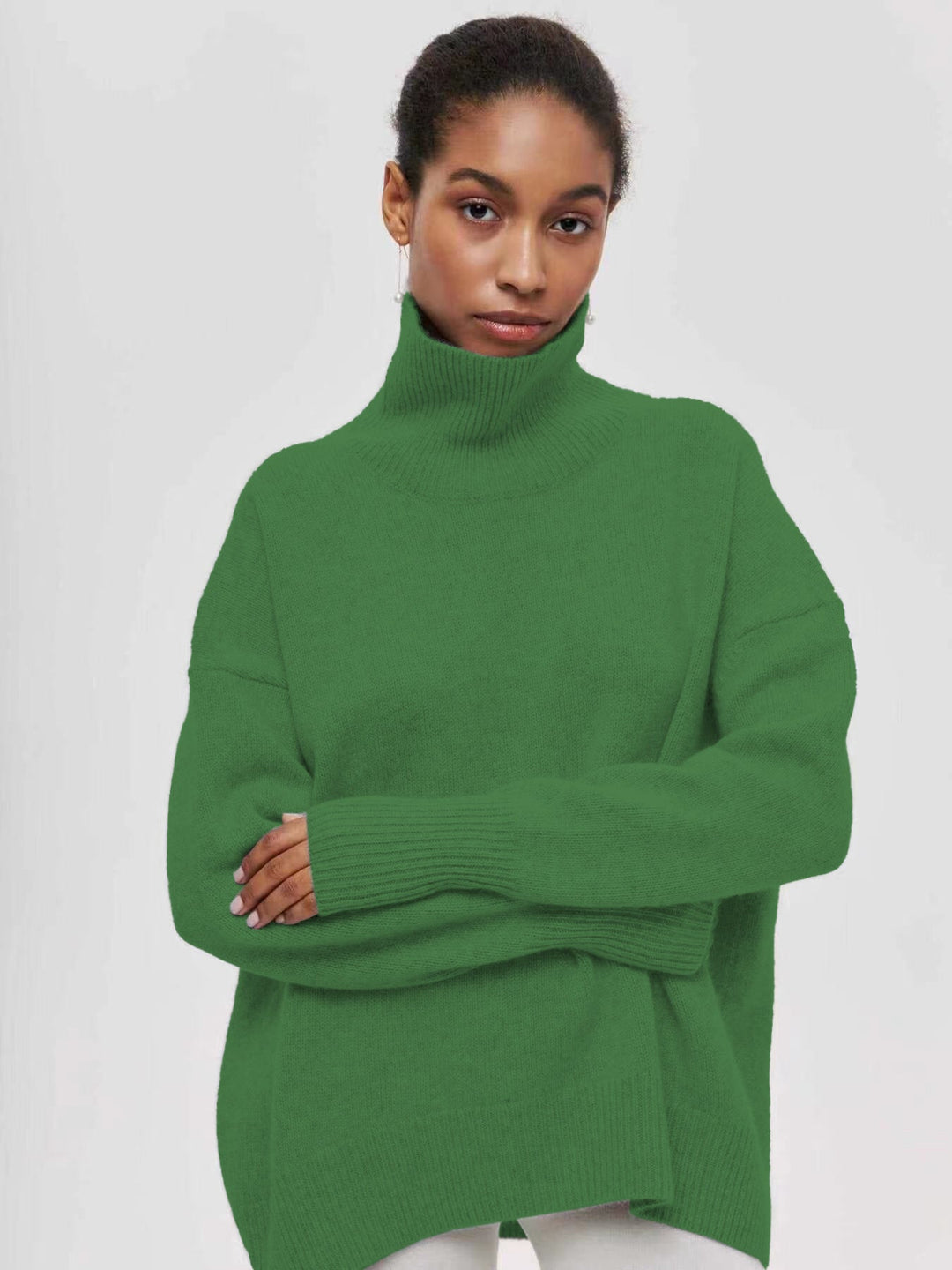 Women's Comfortable Turtleneck Sweater with Oversized Cut and Textured Material Mune
