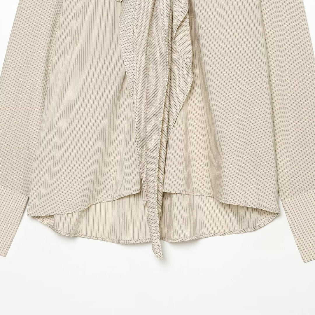 Ladies blouse with necktie collar, fine pinstripe and floral appliqué Mune Fashion