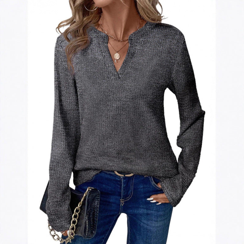 Ladies fine knit pullover with V-slit and casual silhouette Mune Fashion