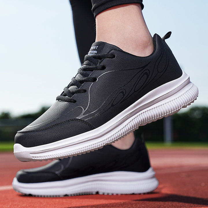 Men's discreet business-casual sneaker with synthetic smooth leather, padded collar, and profiled rubber grip Mune Fashion