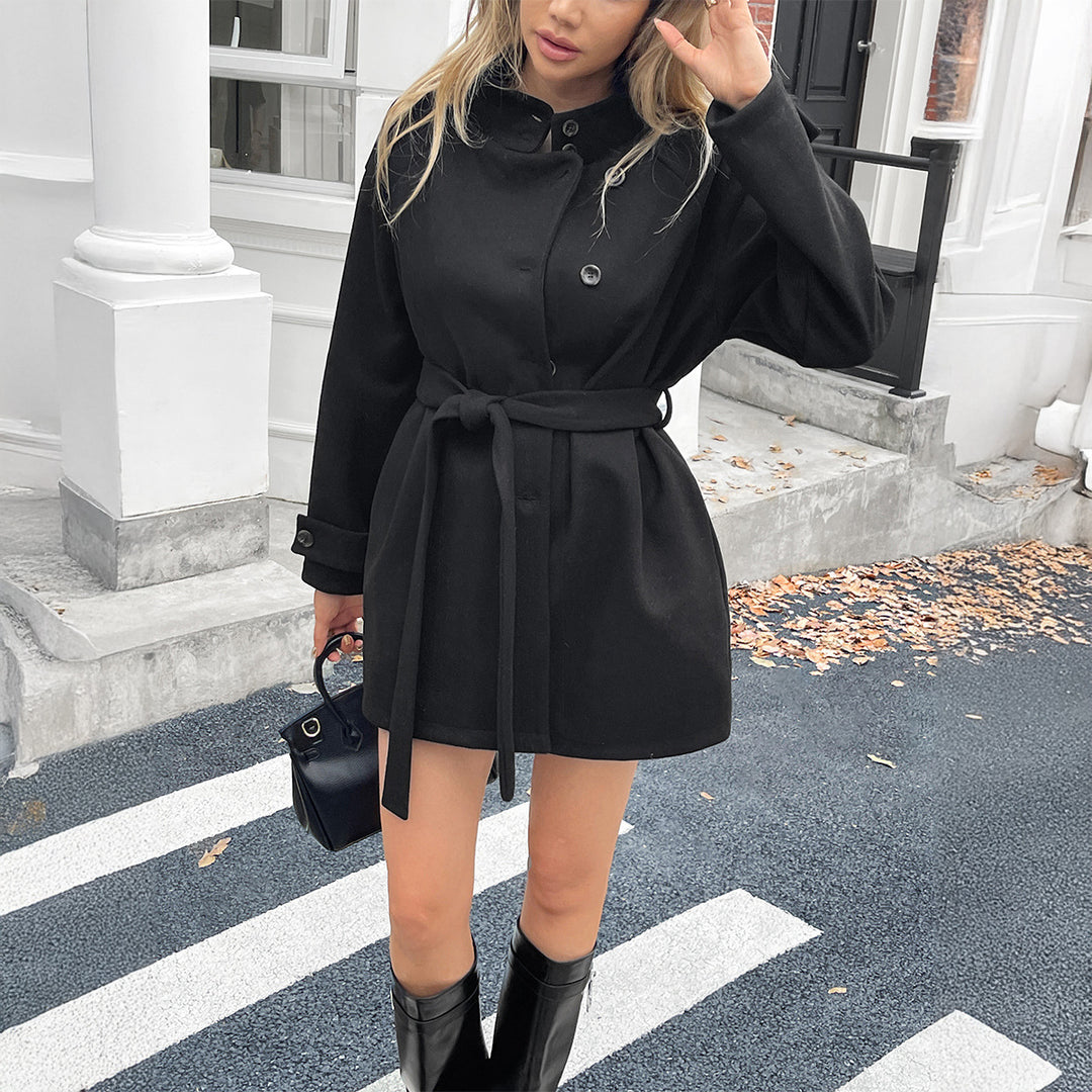 Ladies nan tailored short coat with stand-up collar, belt and raglan sleeves Mune Fashion