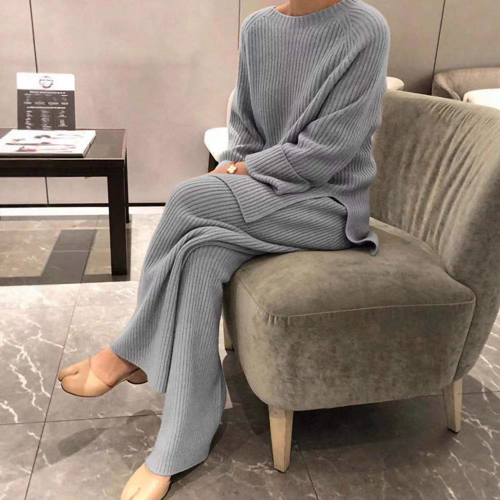 Ladies Comfortable Knit Suit In Modern Rib Design Mune