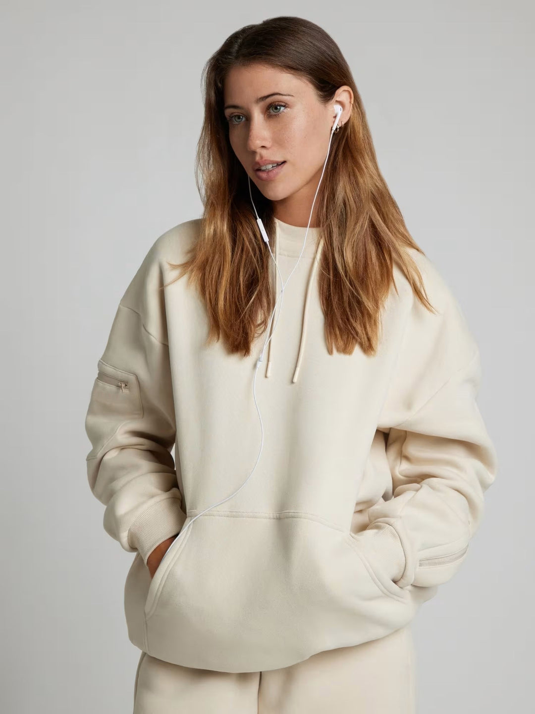Women’s hoodie sweatshirt with integrated sleep mask and soft fleece lining Mune Fashion