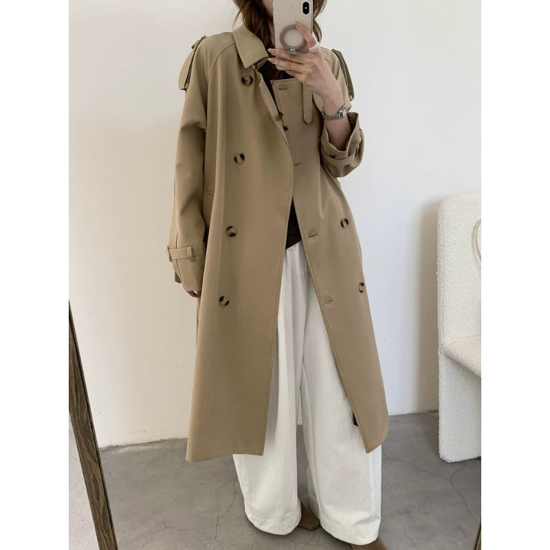 Women's long double-breasted trench coat with shoulder flaps and waist belt Mune Fashion
