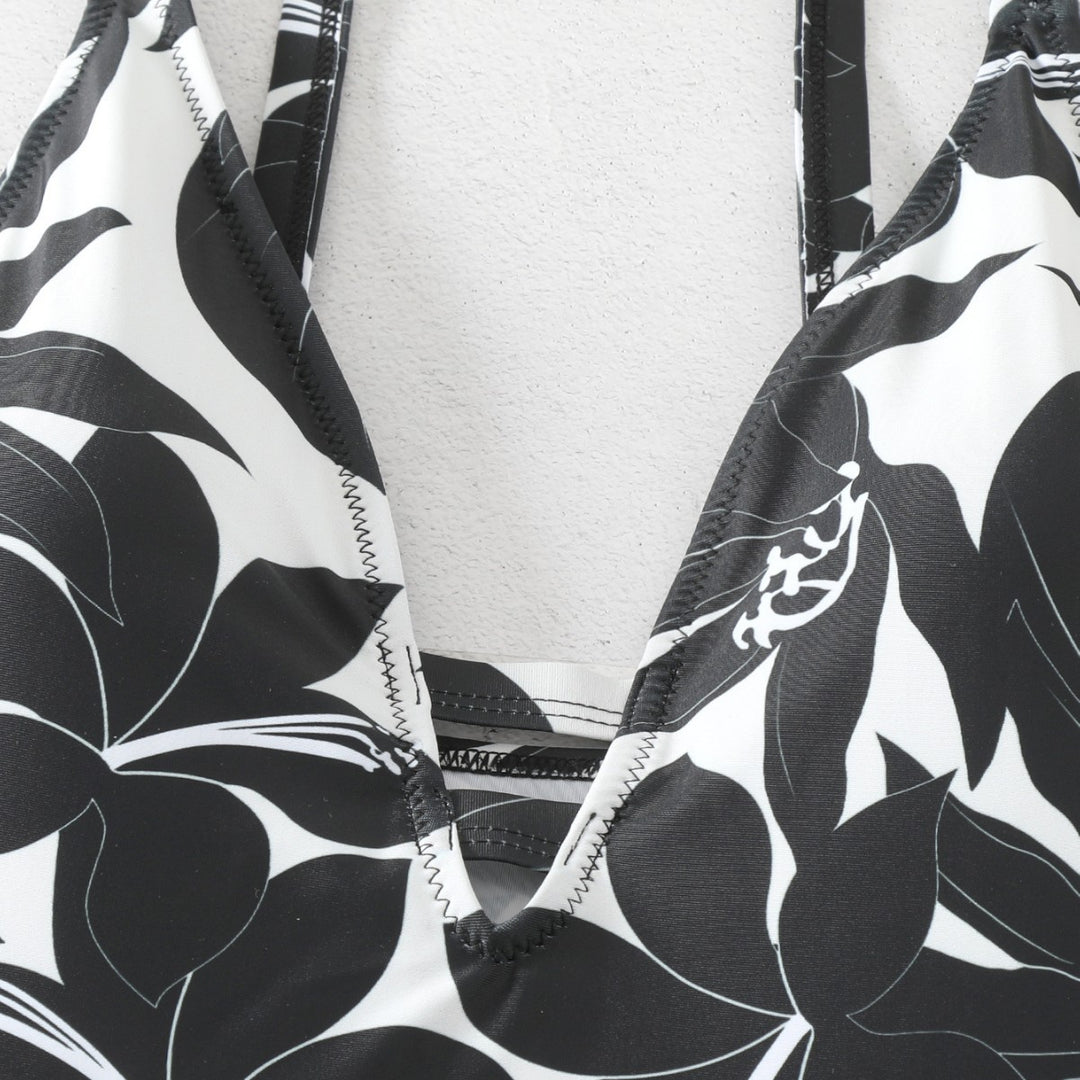 Women One-Piece Swimsuit with Floral Design Mune Fashion