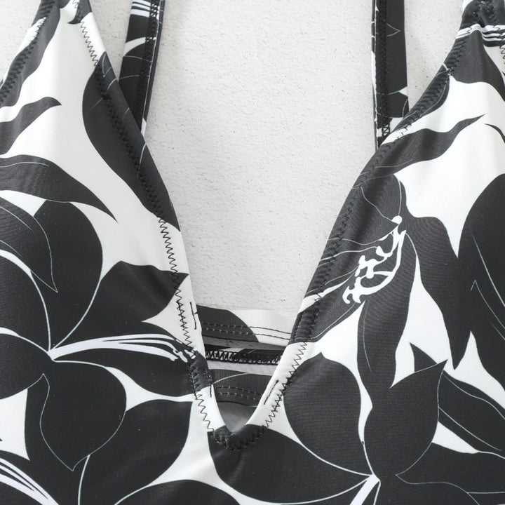 Women One-Piece Swimsuit with Floral Design Mune Fashion