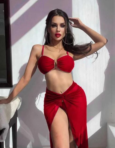 Women’s bikini set with sophisticated cut details Mune Fashion