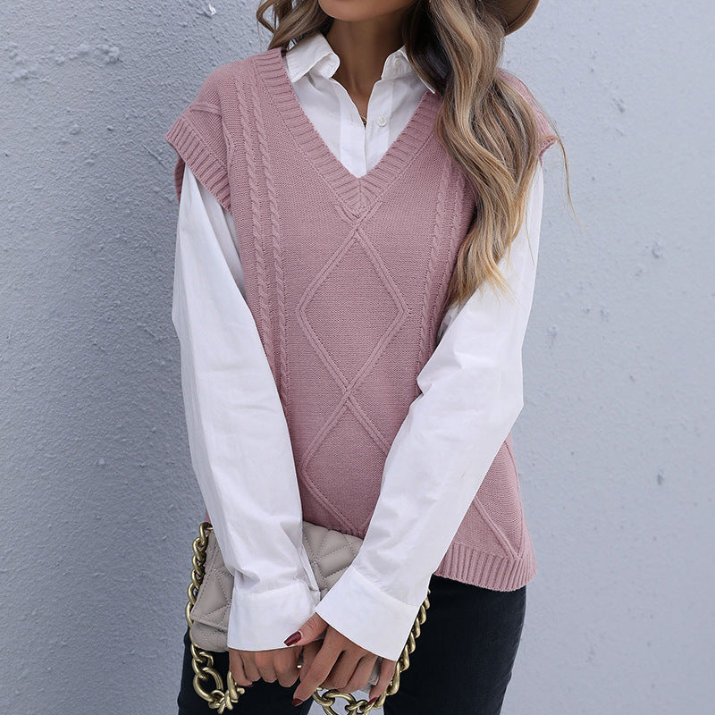 Women's knitted long vest with cable pattern, V-neck and relaxed oversized fit Mune Fashion
