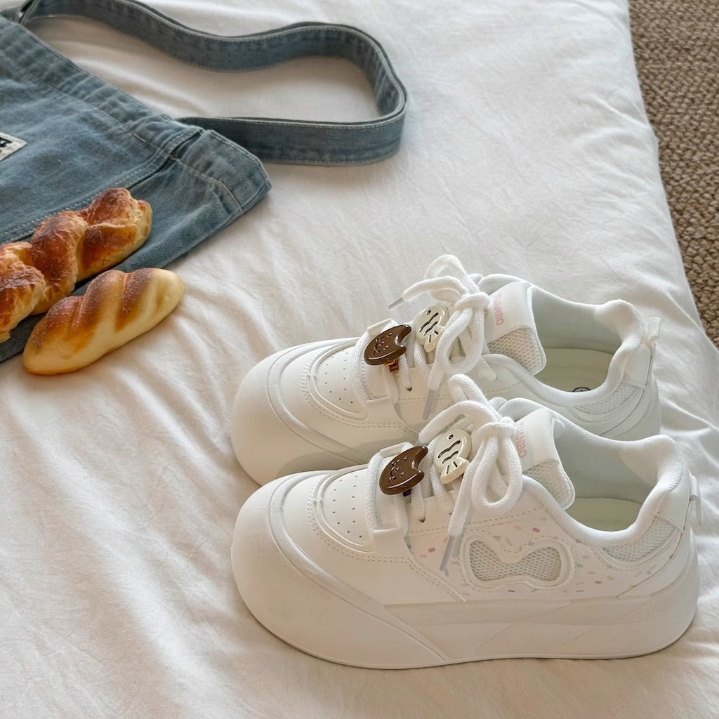 Women's Comfortable Sneakers with Playful Applications Mune Fashion
