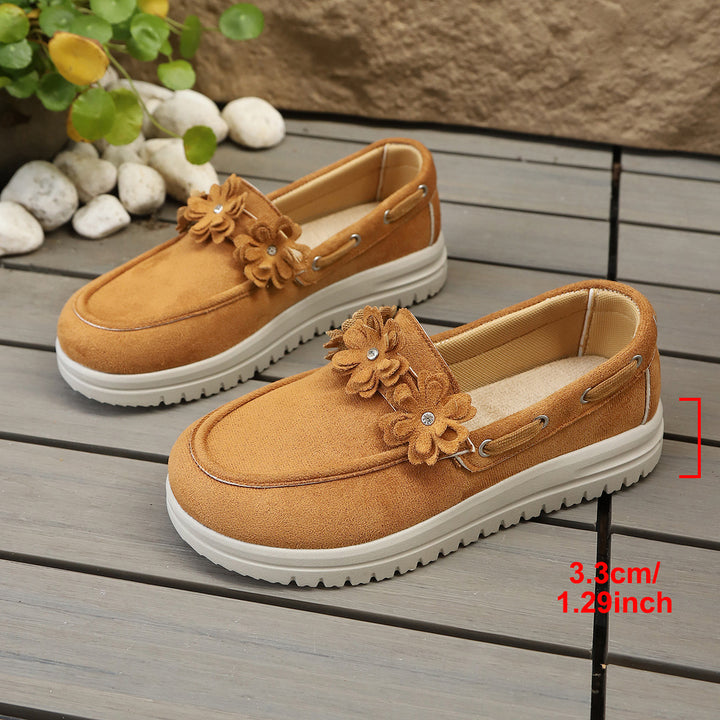 Ladies Velour Slippers with Flower Application and Profiled Platform Sole Mune Fashion