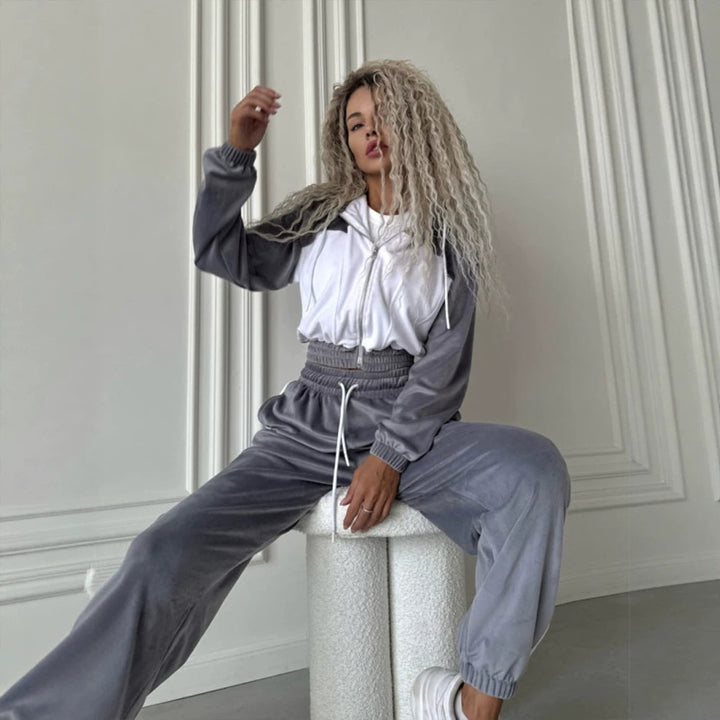 Ladies short cropped velvet training set with fitted zip hoodie and wide cut high-waisted lounge pants Mune Fashion
