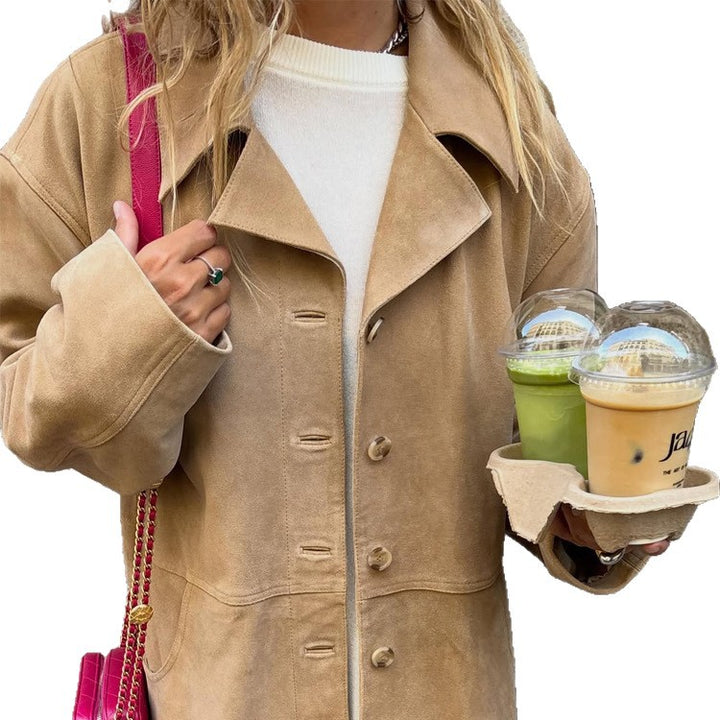 Women's short coat in suede look with boxy silhouette, horn button front & patch pockets Mune Fashion