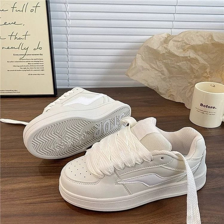 Women's sports sneakers with non-slip outsole and breathable upper material Mune Fashion