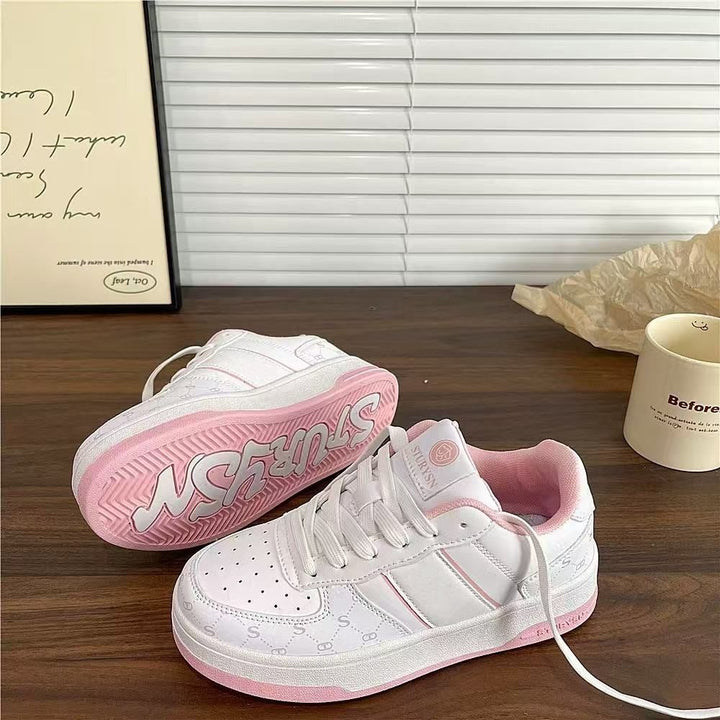 Women's sporty sneakers with thick comfort insole and breathable surface structure Mune Fashion