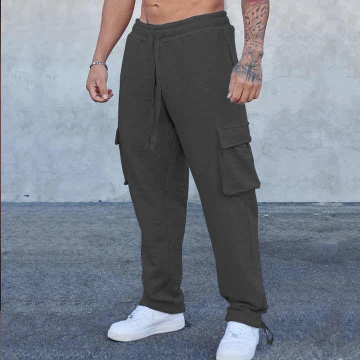 Men's cargo sweatpants in relaxed fit with large flap pockets and drawstring Mune Fashion