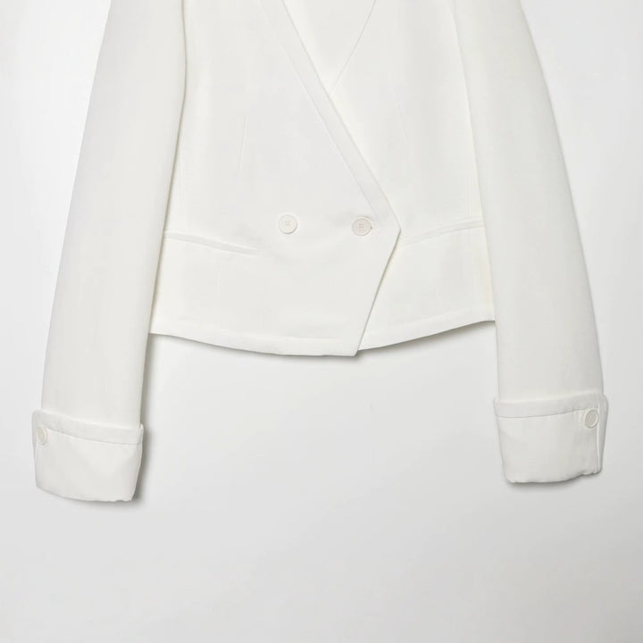 Women cropped double-breasted blazer with V-neck and cuffed sleeves Mune Fashion