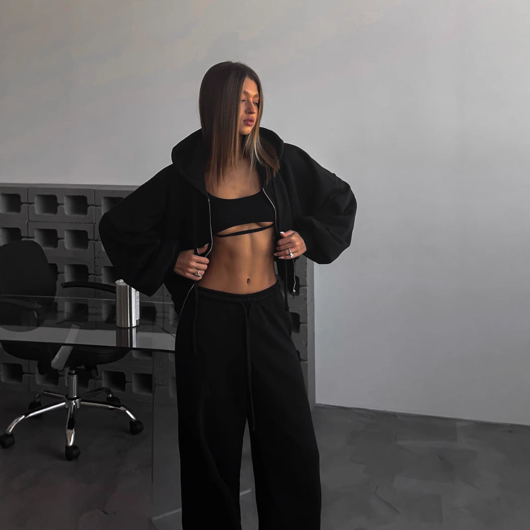Women's short hoodie lounge set with oversized sleeves and wide jogger pants cut Mune Fashion