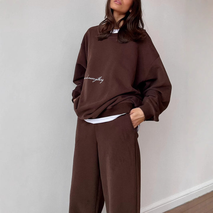 Women's Oversized Sweatshirt and high-waisted Jogging Pants Loungewear Set made of soft Cotton Fleece with elastic waistband Mune Fashion