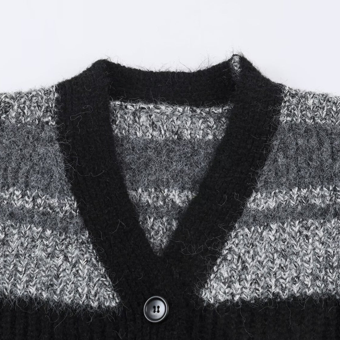 Women's Oversized Knit Cardigan with V-Neck, Striped Pattern and Patch Pockets Mune Fashion