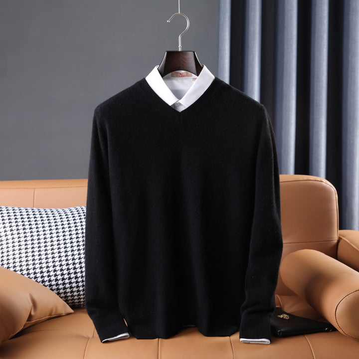 Men's Slim Fit Round Neck Sweater made of fine Cashmere Blend with subtle Rib Edge